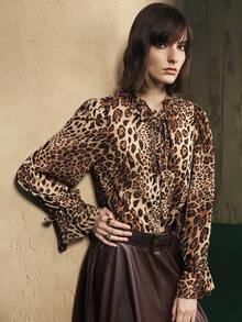 Chiquease Damen Gerade geschnittenes Hemd aus gewebtem Leopard Muster Folie Stoff, Langarm, Rundhalsausschnitt, Rüschenkante, Knopfverzierung - Braun - Übersicht 7