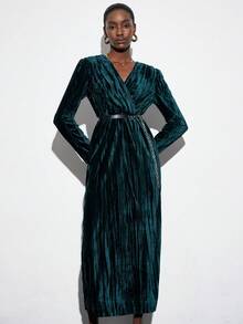 Aveloria Modichic Elegante vestido ajustado de terciopelo con pliegues, cuello en V, cintura ceñida y abertura lateral - Verde Oscuro - Ver 4