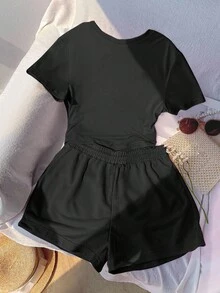 Resyla 女士爱心刺绣印花T恤和松紧腰短裤休闲套装，适合户外运动，可作为送给女性、姐妹、妈妈、母亲节、情人节的礼物。 - 黑色 - 查看 2