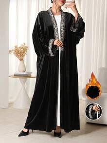 Al Najma 2025新款女士阿拉伯长袍开衫，天鹅绒拼接特殊印花蝙蝠袖长款睡袍 - 黑色 - 查看 3