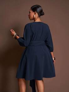 Veslaya 春夏初秋新款优雅通勤精致优雅派对约会毕业生日派对纯色棕色宽松灯笼袖抽绳腰褶皱豹纹纽扣A字加大码迷你连衣裙 - 藏蓝色 - 查看 2