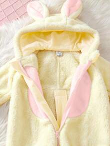 SHEIN Playful Pals Baju Terusan Bayi Baru Lahir Berkerudung Bahan Lembut dengan Telinga Kelinci 3D Lucu, Lengan Panjang dan Celana Panjang, Pakaian Musim Dingin untuk Anak-Anak - Kuning - View 6