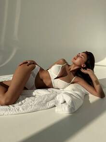 Aloruh Áo ngực nữ cổ thấp màu trơn thời trang và thoải mái - trắng - Xem 6