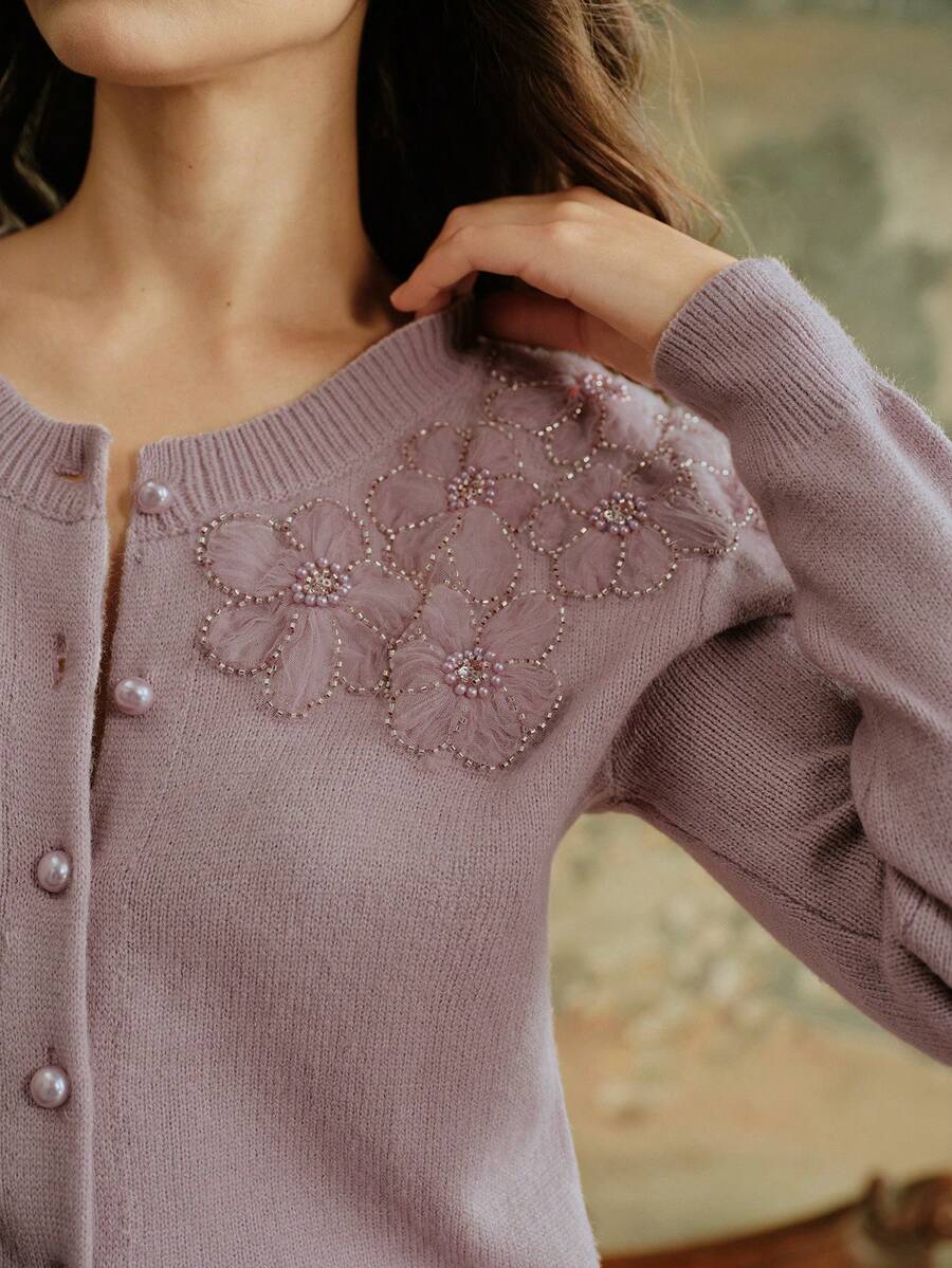 Anewsta Áo len cardigan nữ thanh lịch với cúc ngọc trai và thêu hoa, cổ tròn, thích hợp cho mùa thu, xuân, hạ, năm mới, tiệc tùng, đám cưới, thanh lịch, sang trọng, sành điệu, giáng sinh, lễ hội, ngày lễ, đi chơi, ấm cúng - Màu tím hoa cà - Xem 1