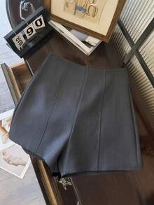 SHEIN PETITE Fashionable And Simple Dark Grey High Waist Women's Spring And Summer Fitted Shorts. Back Zipper Style For Women's Daily Commuting And Romantic Dating Shorts.