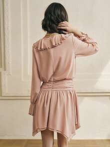 Cévolie 优雅通勤珍珠串珠荷叶边不对称下摆短裙 - 卡其色 - 查看 2