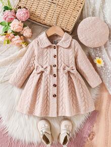 SHEIN 女婴时尚纹理面料蝴蝶结装饰设计外套，配贝雷帽，适合日常通勤和休闲穿着 - 卡其色 - 查看 3