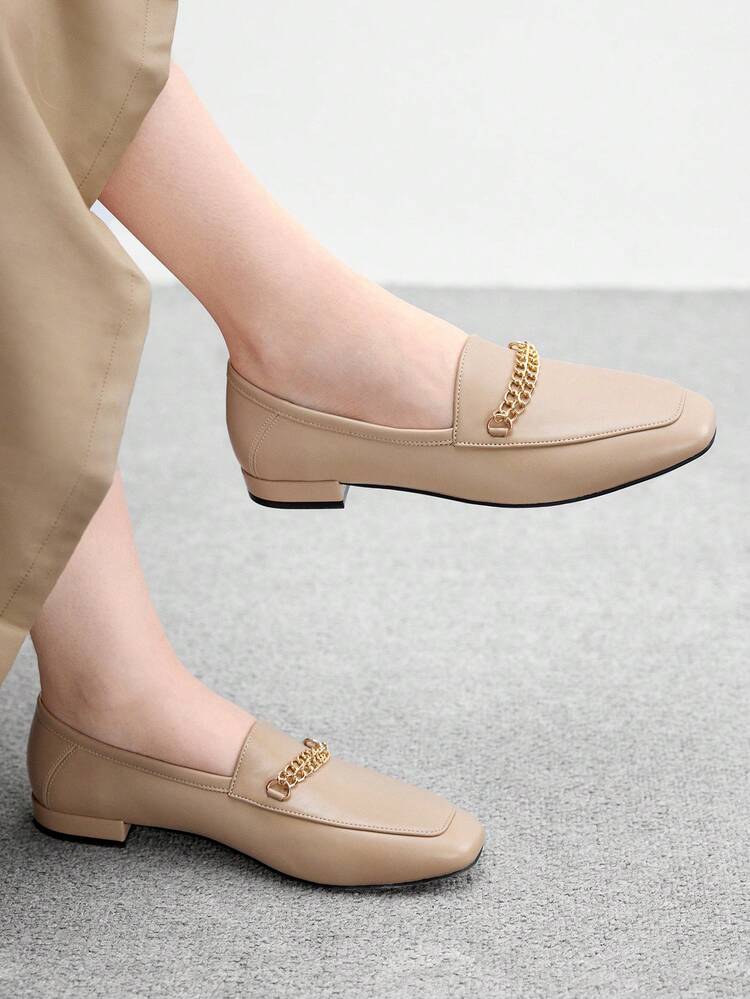 CUCCOO BIZCHIC Women's Almond Toe Flat Heel New Arrival Almond Color Metal Chain Comfortable Slip-On Loafers, Versatile Casual Commuting Flat Shoes For Christmas