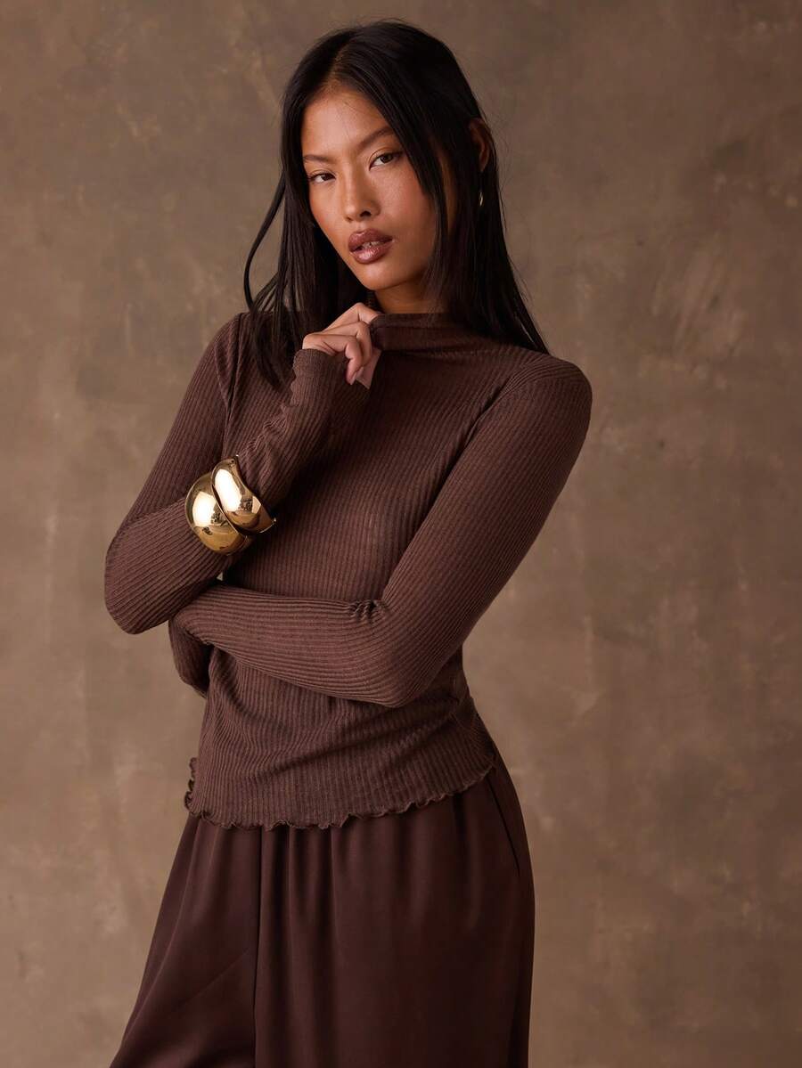 SHEIN BAE 这款棕色罗纹透视针织立领上衣非常适合冬季叠穿，也适合外出、感恩节、圣诞节、通勤、休闲穿着、新年等场合。棕色上衣，女士冬季服装，女士长袖上衣，女士外出上衣。