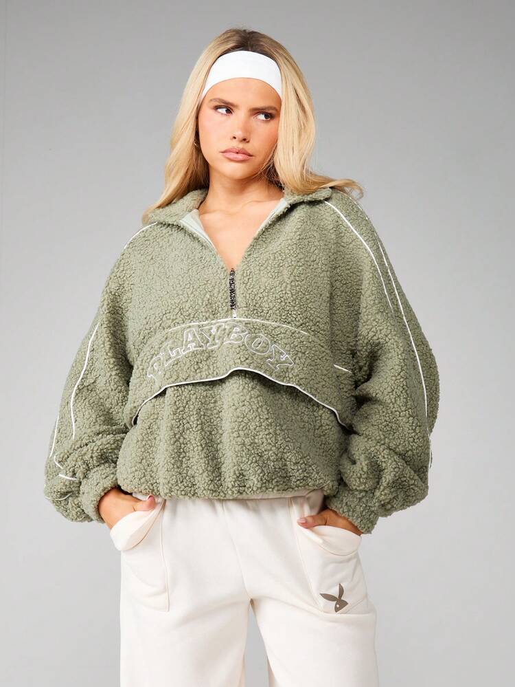 Missguided x Playboy Sudadera con cremallera media de Sherpa verde salvia con ribete de contraste blanco y detalles bordados de texto para otoño e invierno