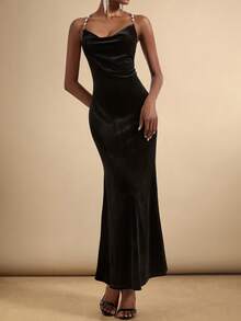 SHEIN Veneréa 天鹅绒垂坠领珍珠链露背美人鱼优雅女士派对礼服 - 黑色 - 查看 5