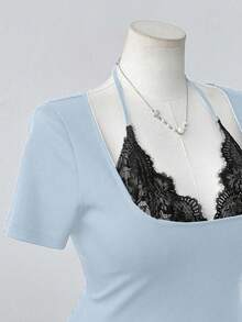 Sweetra Camiseta ajustada de unicolor con parches de encaje sexy - Celeste - Ver 4