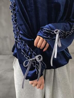 FRIFUL Women's Contrast Color Round Neck Long Sleeve Ruffle Trim Contrast Binding Edge Cuff Drawstring Bow Velvet Loose Casual Pullover Sweatshirt, Autumn/Winter