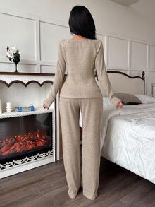 SHEIN 女士圆领开衫，开衩下摆，修身长袖上衣和裤子睡衣套装，两件套休闲睡衣，长袖家居服，舒适套装，秋冬服装 - 卡其色 - 查看 2