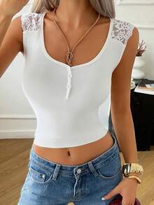 DAZY Camiseta sin mangas casual de ajuste ceñido con cuello en V profundo y parches de encaje para mujer - Blanco - Ver 5