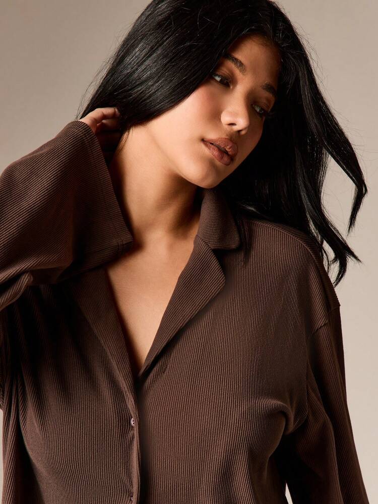 リブ編みのボタンフロントパジャマセット（ワイドレッグパンツ付き）