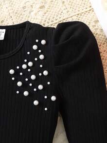 SHEIN Bộ áo thun tay phồng đính hạt màu trơn thanh lịch thời trang thu đông cho bé gái tuổi mới lớn và chân váy kẻ caro xếp ly, màu đen, thích hợp cho tiệc Giáng sinh, trang phục 2 món màu đen cho bé gái, phong cách Y2K - màu đen - Xem 3
