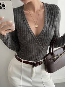 Livesso 优雅V领针织长袖T恤，女士款，扭结前襟设计，修身剪裁，适合商务、休闲、街头风格，以及新年、圣诞节、春季、秋季和冬季穿着。 - 深灰色 - 查看 8