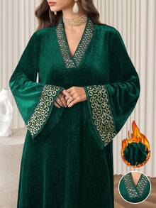 Al Najma 黑色天鹅绒V领亮片刺绣修身喇叭裙，优雅秋冬装 - 墨綠色 - 查看 1