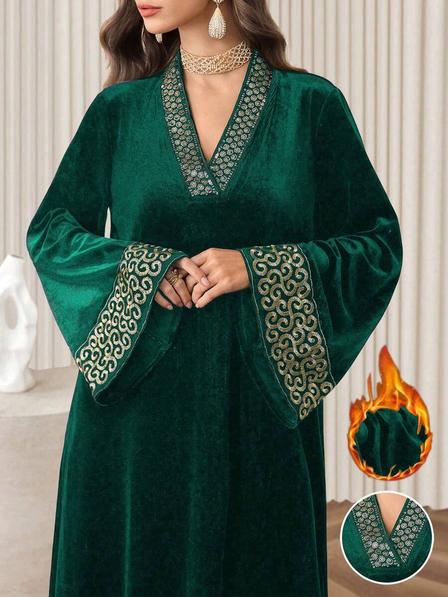 Al Najma 黑色天鹅绒V领亮片刺绣修身喇叭裙，优雅秋冬装 - 墨綠色 - 查看 1