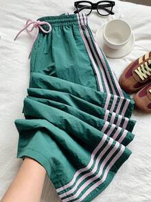 SHEIN CURVE+ Plus Size Women Casual Contrast Color Pants, Side Stripe Elastic Waist Loose Fit Sweatpants, Versatile Streetwear, Cargo Pants/Autumn /Winter