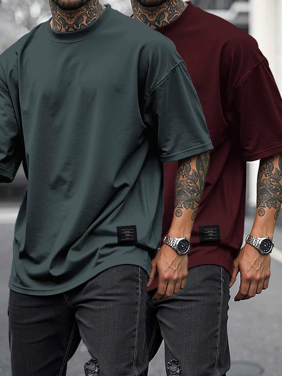 Manfinity Homme 2 chiếc áo thun tay ngắn cổ tròn in họa tiết thường ngày cho nam - Màu Đỏ Sâu - Xem 1