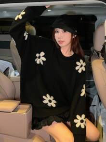 DAZY Women's Floral All-Over Print Loose Fit Crew Neck Casual Sweater - Black - View 2