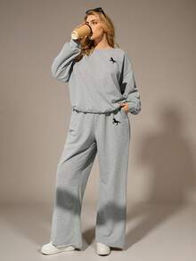 Auralis Ensemble Sweat-shirt-shirt décontracté et pantalon droit à taille cordée, coupe ample, épaule asymétrique, manches longues, Sweat-shirt-shirt et pantalon, ensembles coordonnés printemps/automne pour femmes, ensembles de détente femme 2 pièces, tenue de détente femme, ensemble confortable/costume de sport style collège avec poche brodée/Sweat-shirt-shirt deux pièces/vêtements décontractés automne et hiver à manches longues/Sweat-shirt-shirt style collège et pantalon droit - Gris - Voir 1