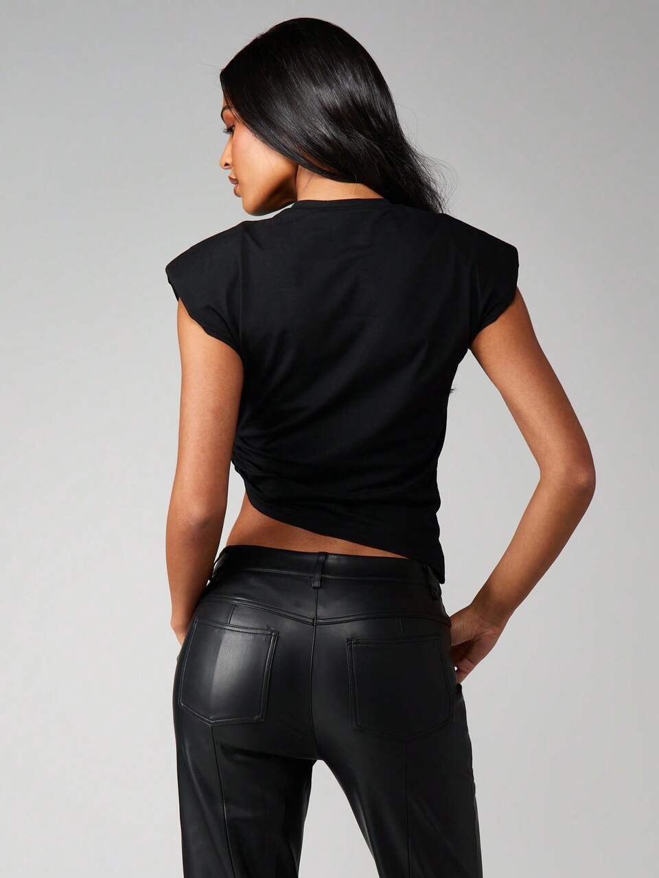 MISSGUIDED ノースリーブ ツイスト裾 ベーシック カジュアル タンクトップ
