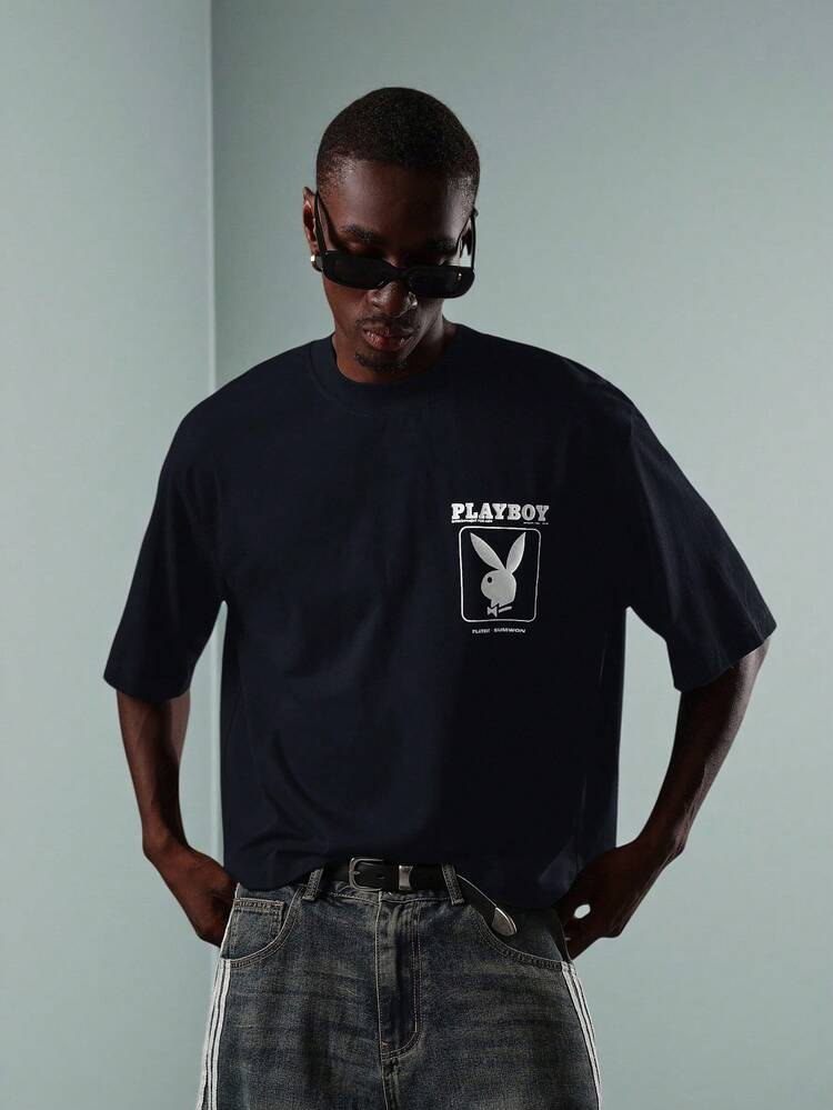 PLAYBOY X SUMWON 雑誌プリントのオーバーサイズTシャツ