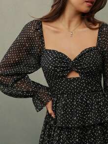 WESTFADE Vestido mini con cuello de corazón, estampado floral texturizado, abertura delantera con corte, mangas abullonadas largas, lazo en la espalda y volantes escalonados, vestido casual y lindo para otoño, invierno, conciertos en el campo - Negro - Ver 5