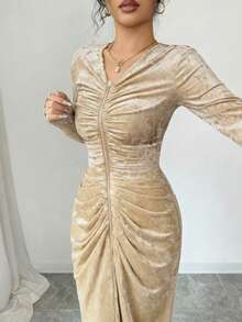 SHEIN Elenzya Đầm dài tay cổ chữ V thanh lịch dành cho nữ với họa tiết khóa kéo nhún bèo bất đối xứng, thiết kế cao cấp, xẻ tà trước sau, tinh tế và duyên dáng, thích hợp cho sinh nhật, hẹn hò, tiệc tùng, dạ tiệc, lễ hội âm nhạc, tiệc chiêu đãi - Màu Khaki - Xem 3