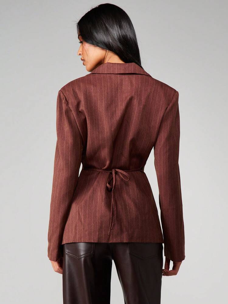 MISSGUIDED Blazer à fines rayures avec détail de lien dans le dos
