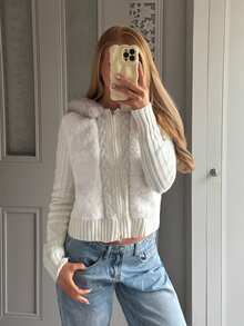 SHEIN EZwear Vêtements d'automne et d'hiver pour femmes, pull de Noël décontracté à la mode, tricoté en câble, en peluche chaude, patchwork à capuche. Cardigan de Noël et polyvalent pour la maison - Beige - Voir 3