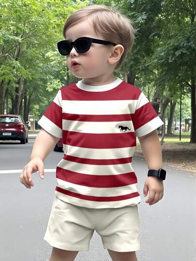 两件套小马图案及条纹印花休闲圆领短袖T恤和短裤套装，适合夏季穿着