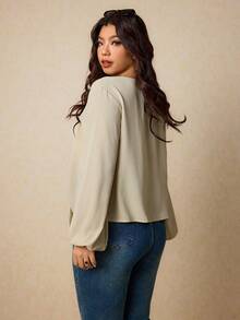 Elaquor Plus Size Women's Solid Color Keyhole Neck Lantern Sleeve Loose Blouse - Apricot - View 4