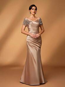 Serin 优雅奢华仿珍珠串珠刺绣蕾丝贴花缎面褶皱露肩袖美人鱼连衣裙，适合婚礼、派对、度假、舞会、新娘母亲晚礼服、情人节等场合。 - 香檳色 - 查看 2