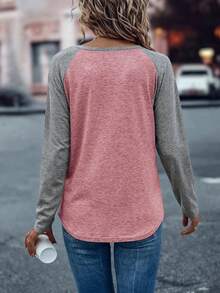 SHEIN LUNE Colorblock Raglan Sleeve Tee Graphic Tees Women Tops - Redwood - View 2