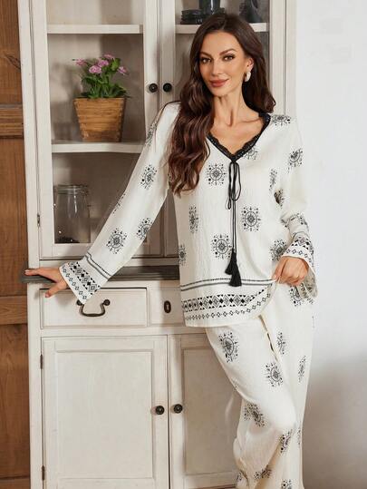 Serenescape Conjunto de pijama con estampado floral, cuello en V, encaje y borlas para mujer