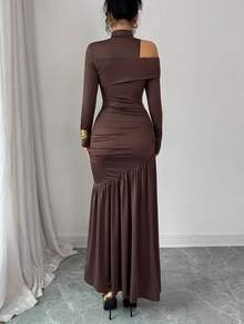 Modelyn 女士优雅咖啡色镂空露肩高领连衣裙，秋冬款 - 咖啡 - 查看 3