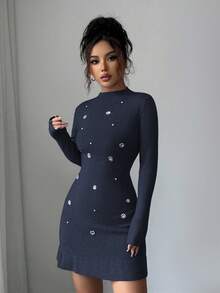 SHEIN Elenzya 秋冬新款针织镶钻立领长袖修身优雅荷叶边下摆女式毛衣连衣裙 - 寶藍色 - 查看 4