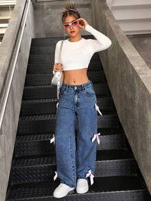 SHEIN Jeans di jeans ampi e casual con fiocco decorativo per ragazze adolescenti, autunno - Blu lavato medio - Visualizzare 3