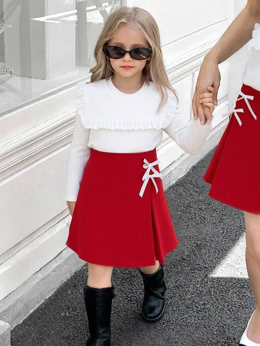 SHEIN Setelan Kaos Musim Gugur/Dingin untuk Anak Perempuan: Atasan Lengan Panjang Bergaris Hitam Lucu Dipadukan dengan Rok Belahan Bawah Berhiaskan Pita - Putih - View 1