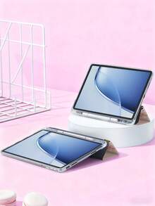 THE POWERPUFF GIRLS X SHEIN 1个可爱卡通iPad保护套，高端质感，简约透明，柔软防摔硅胶材质，带折叠支架，是送给女孩和学生的完美礼物。兼容iPad 10代/iPad 7/8/9代（10.2英寸）/iPad Air 5/Air 4（10.9英寸），以及三星Galaxy Tab S6 Lite（10.4英寸）。