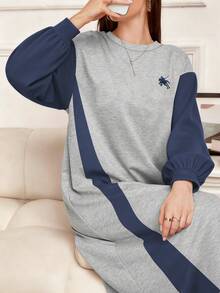 Modelyn 女式简约马标志印花连帽长袖超长连衣裙，春秋季 - 灰色 - 查看 4