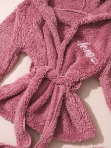 SHEIN 新生儿女孩摄影浴袍，配有配套头巾帽和迷你拖鞋，婴儿拍摄服装，爱心刺绣新生儿道具