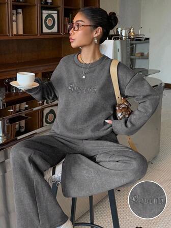 Muchica 女士复古字母刺绣保暖宽松卫衣和运动裤两件套，深灰色，秋冬款