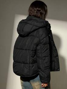 Aveloria Modichic 蓬松棉连帽短款羽绒服，轻便保暖，冬季新款绗缝外套 - 黑色 - 查看 2