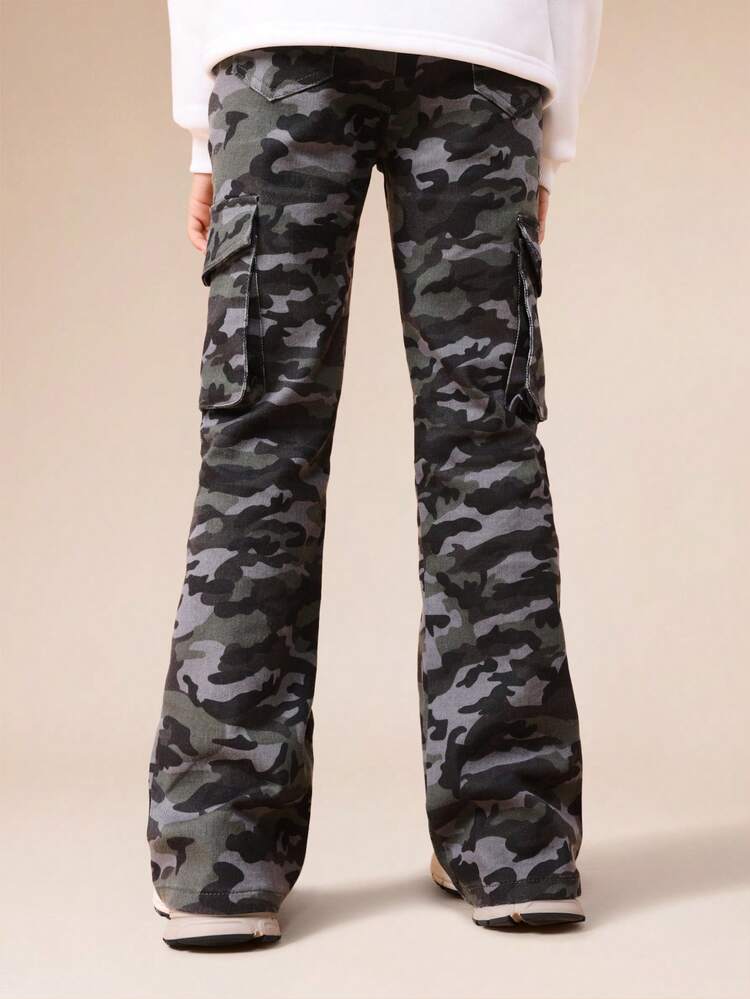 Schlagjeans im Camouflage-Look mit weitem Bein