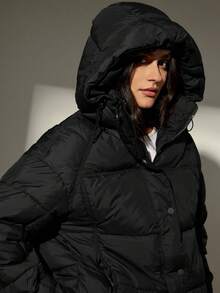 Aveloria Modichic 蓬松棉连帽短款羽绒服，轻便保暖，冬季新款绗缝外套 - 黑色 - 查看 5